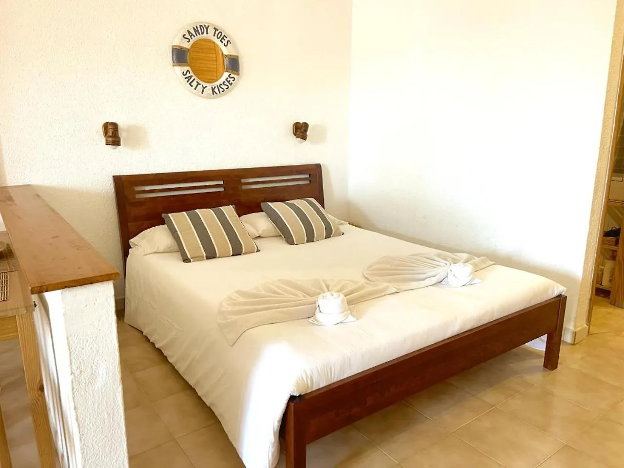 Jazuma Paradise Apartment contacts